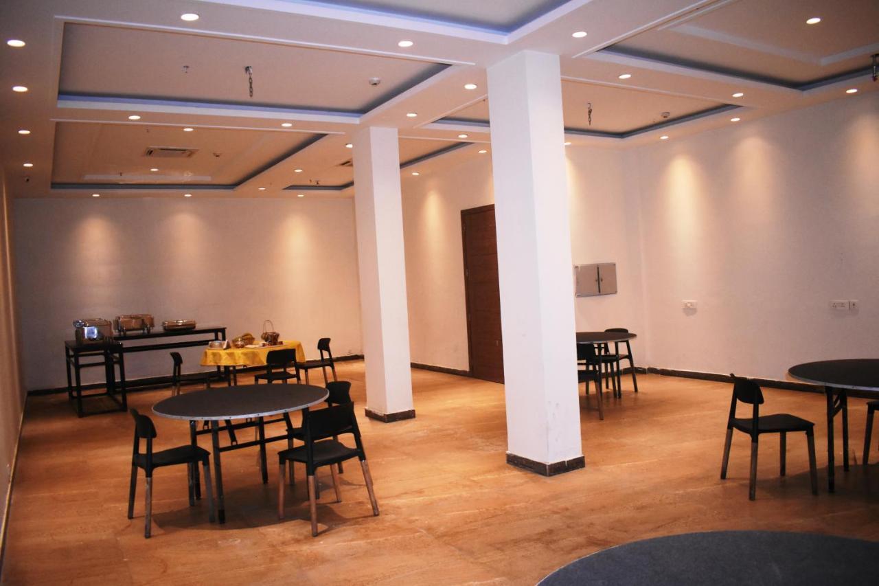 Lemonwood Suites By F9 Hotels - Trivoli Garden Chhatarpur Nueva Delhi Exterior foto